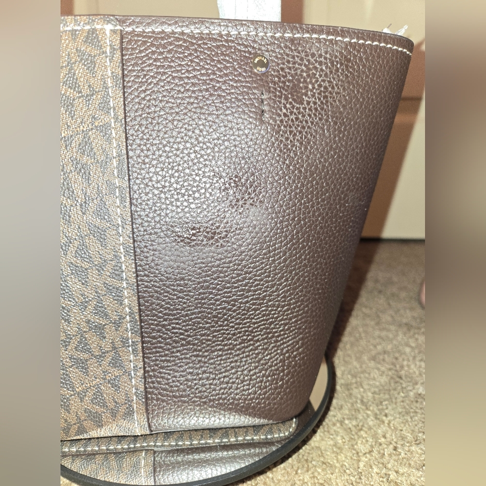 NWT Michael Kors Flora Signature Logo & Pebbled Leather Crossbody Bag - Picture 9 of 9